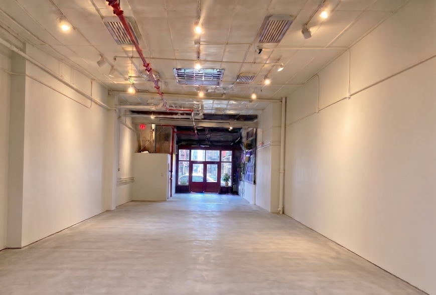 More Photos Of 49 Monroe St, New York Warehouse For Lease
