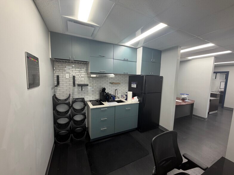More Photos Of 215 S Wadsworth Blvd, Lakewood Medical For Sale