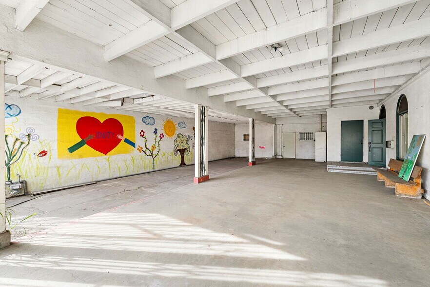 More Photos Of 1011 N Willowbrook Ave, Compton General Retail For Sale