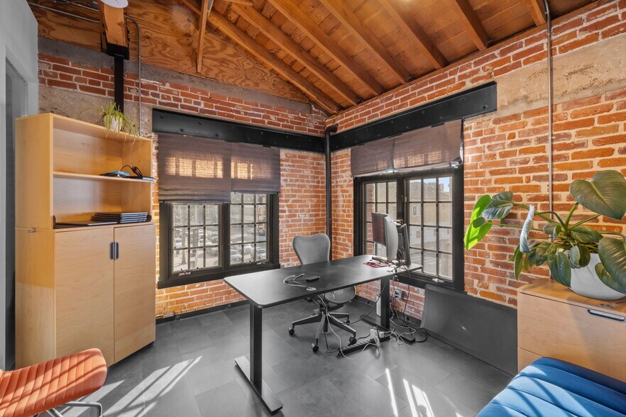 More Photos Of 400-412 Wilshire Blvd, Santa Monica Loft Creative Space For Lease