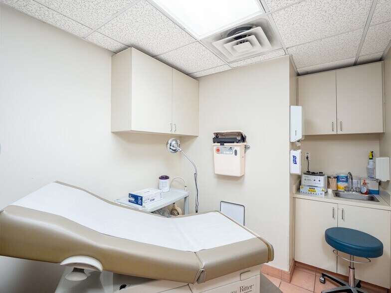 More Photos Of 184-188 E 70th St, New York Apartments For Sale