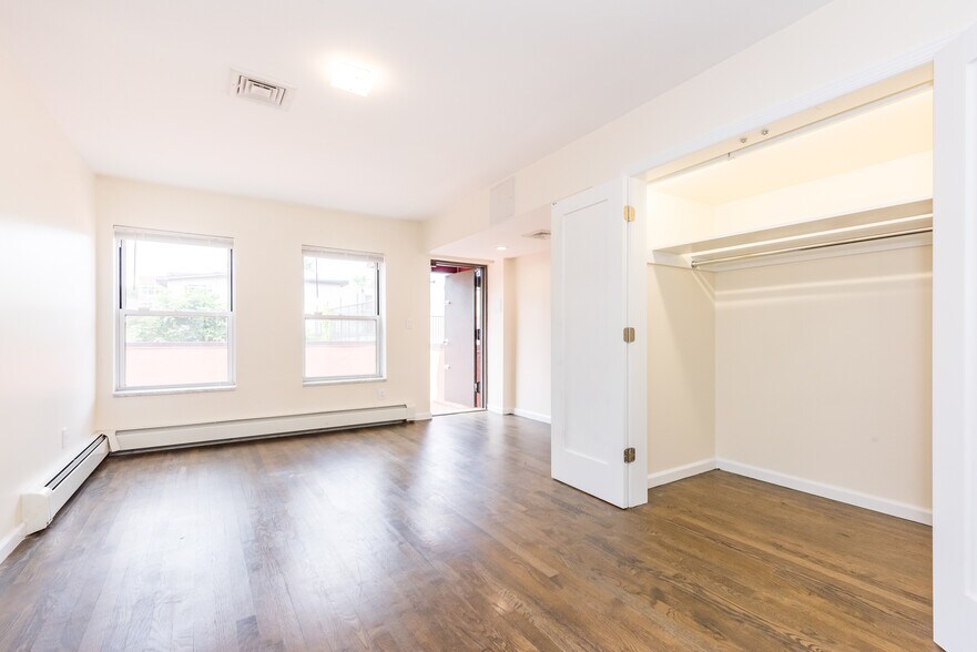 More Photos Of 1427 Astoria Blvd, Astoria Manufacturing For Sale