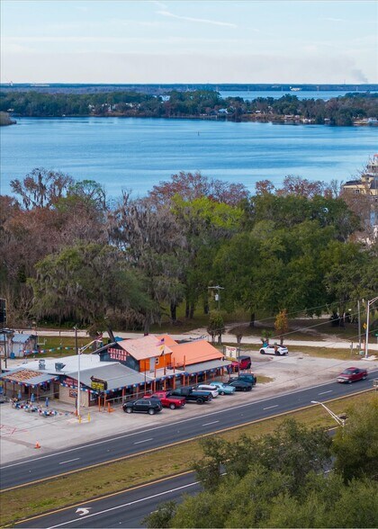 More Photos Of 337 S US Highway 17, East Palatka General Retail For Sale