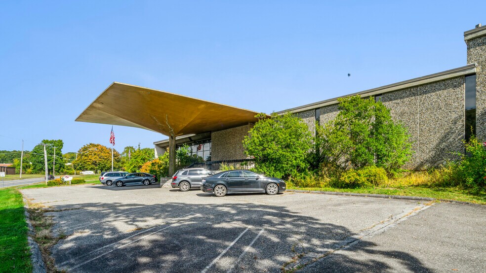 More Photos Of 120 Whiting Farms Rd, Holyoke Manufacturing For Sale