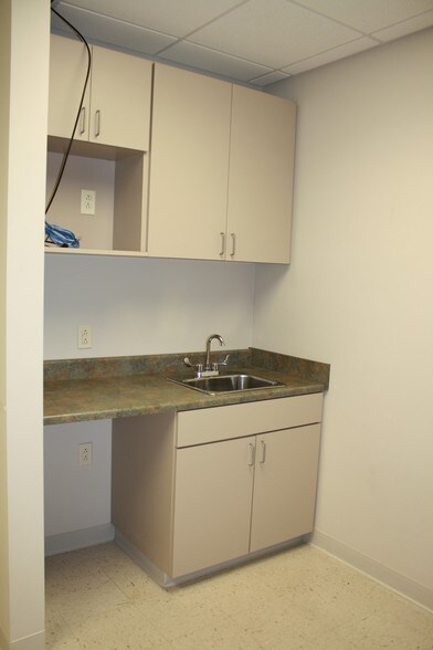 More Photos Of 500 W Main St, Branson Office For Lease