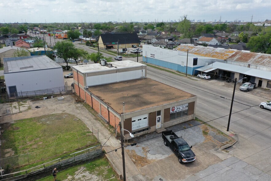 More Photos Of 1812 Wayside Dr, Houston Distribution For Lease
