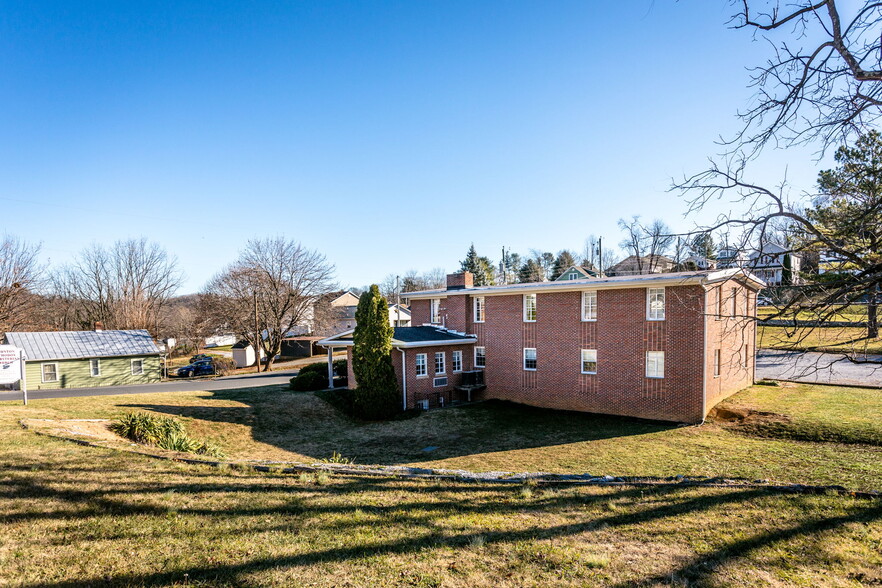 More Photos Of 2408 Hickory St, Staunton Religious Facility For Sale