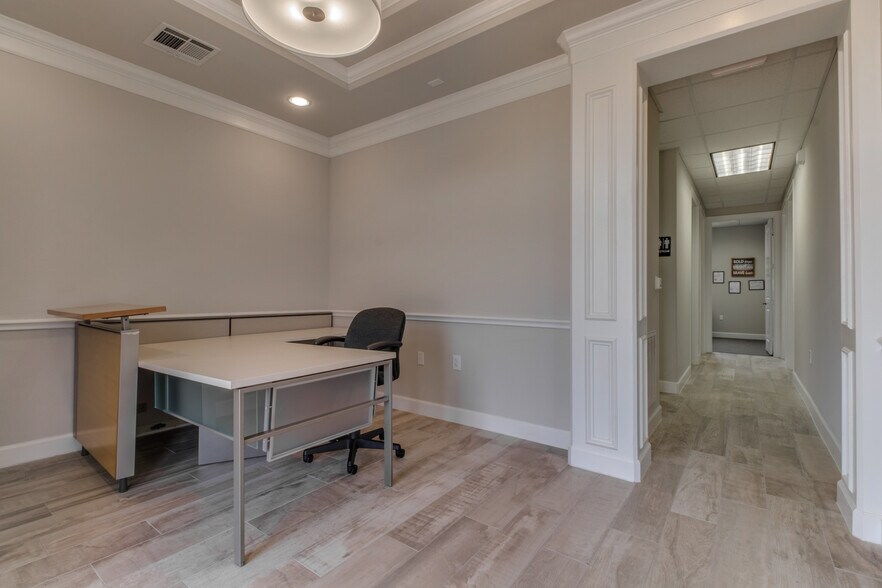 More Photos Of 830 Julie Rivers Dr, Sugar Land Medical For Sale