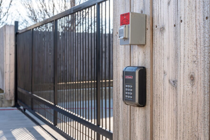 More Photos Of 2828 Interstate 30, Mesquite Industrial For Lease