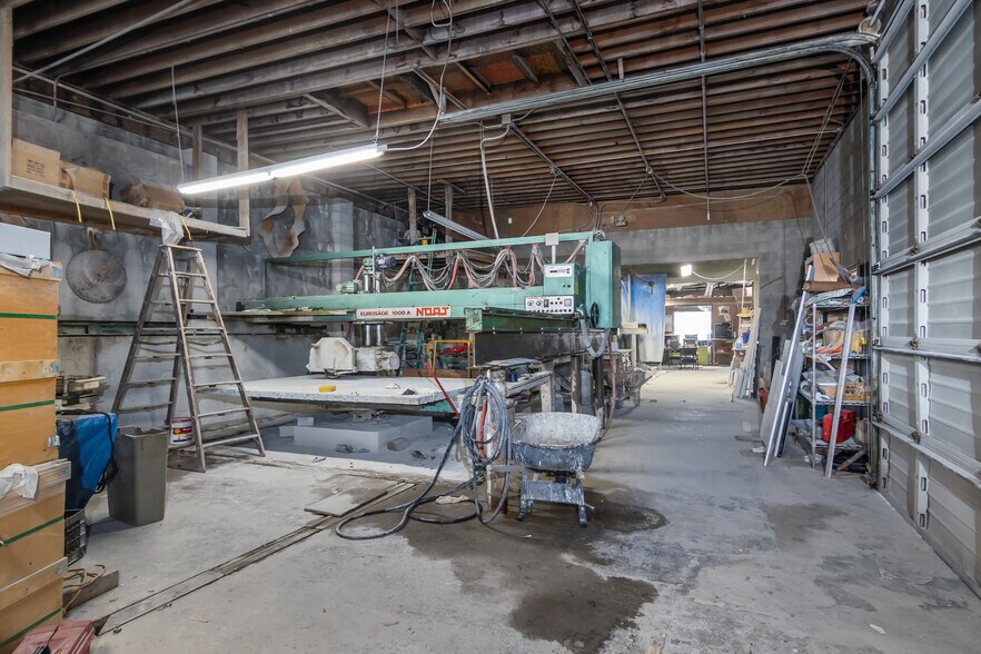 More Photos Of 6160 Sepulveda Blvd, Van Nuys Warehouse For Sale