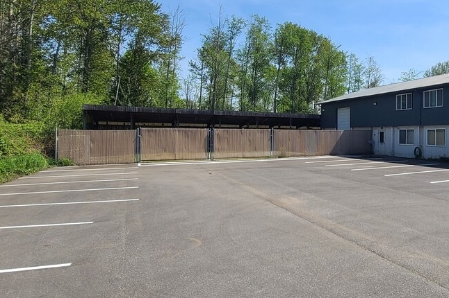 Primary Photo Of 11781 Watertank Rd, Burlington Manufacturing For Lease