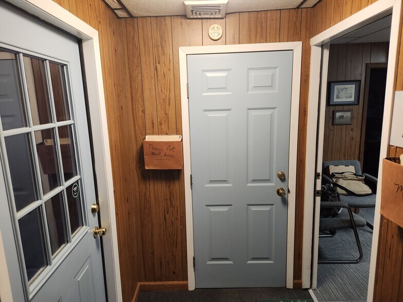 More Photos Of 33 E Main St, East Islip Office For Sale
