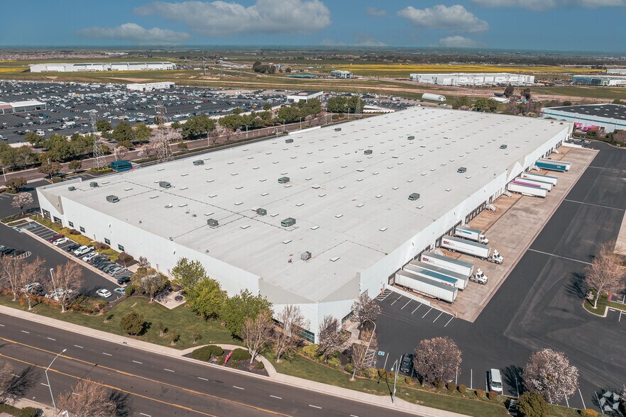 More Photos Of 25000 S Schulte Rd, Tracy Distribution For Lease