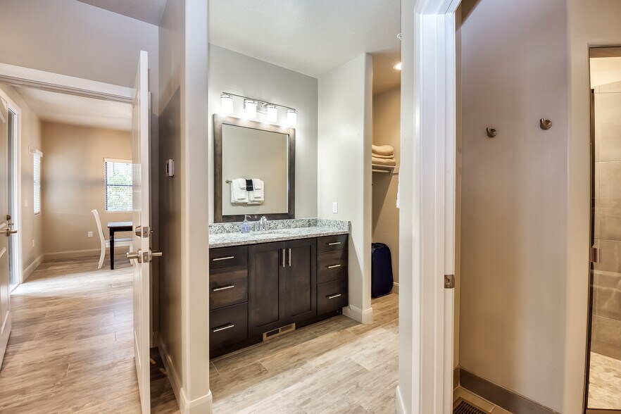More Photos Of 1101 Zion Park Blvd, Springdale Specialty For Sale