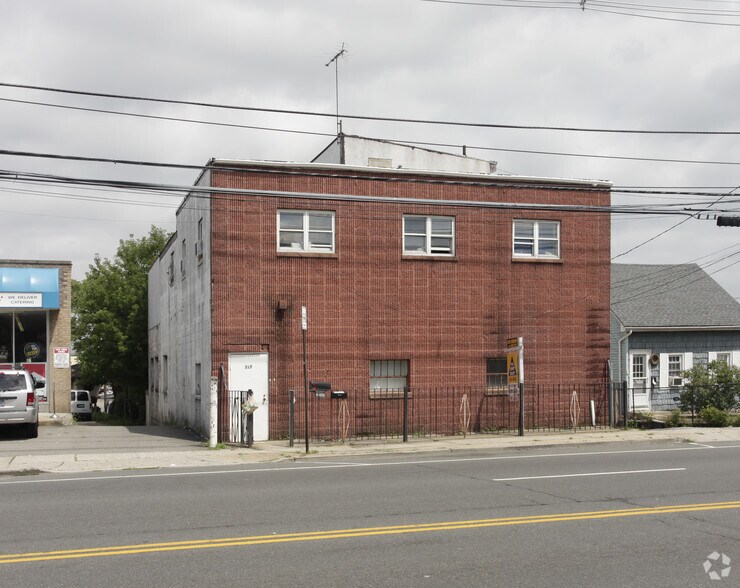 More Photos Of 317 S Main St, Freeport Office For Lease