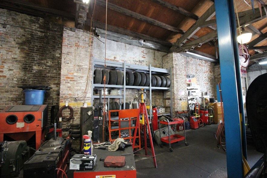 More Photos Of 2108-2112 N 6th St, Philadelphia Auto Repair For Sale