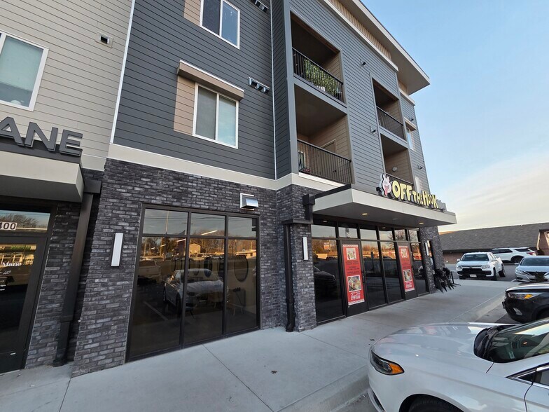 More Photos Of 7510 N Oak Trfy, Gladstone Apartments For Lease