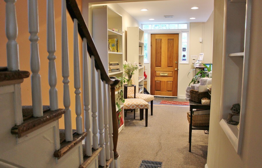 More Photos Of 1804 T St NW, Washington Office For Lease