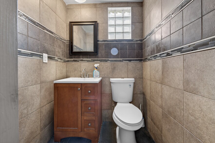 More Photos Of 1740 Segrave St, Daytona Beach Warehouse For Lease