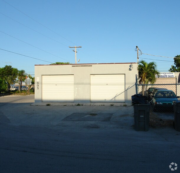 More Photos Of 905 NE 3rd Ave, Fort Lauderdale Light Manufacturing For Sale
