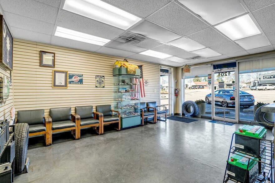More Photos Of 1201 Poinsett Hwy, Greenville Auto Repair For Sale
