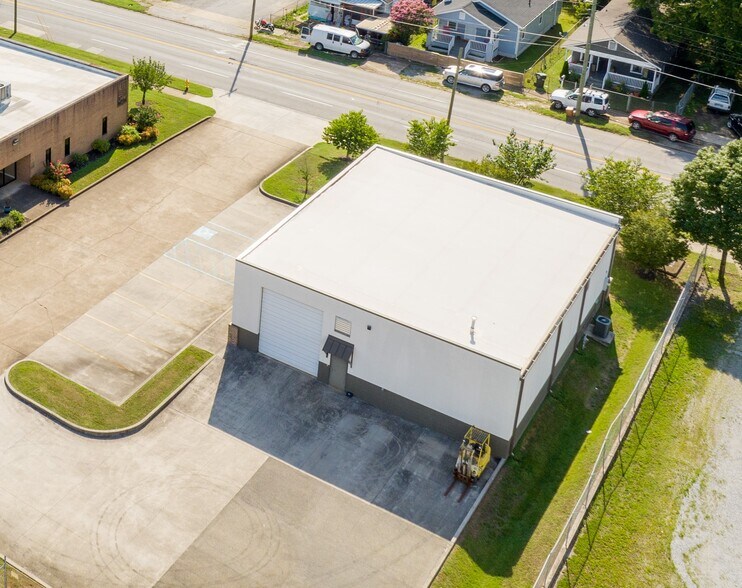 More Photos Of 1916 Central Ave, Chattanooga Distribution For Sale