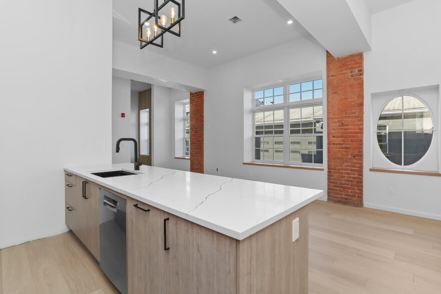 More Photos Of 63 Church St, Greenwich Apartments For Sale