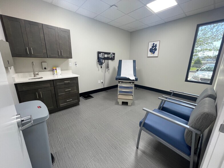 More Photos Of 31201 US Highway 19 N, Palm Harbor Coworking Space