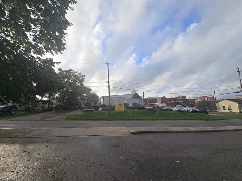 More Photos Of 21 S Locust St, Buckhannon Freestanding For Sale