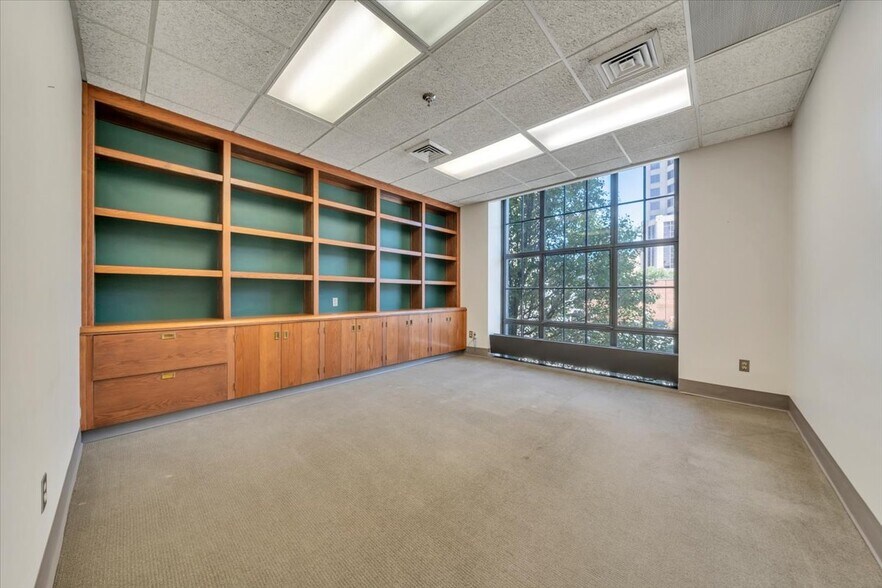 More Photos Of 202-204 S Jefferson St SE, Roanoke Office For Sale