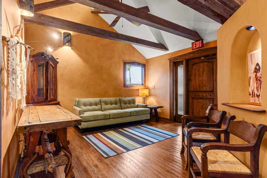 More Photos Of 3228 S Jamestown Ave, Tulsa Medical For Sale