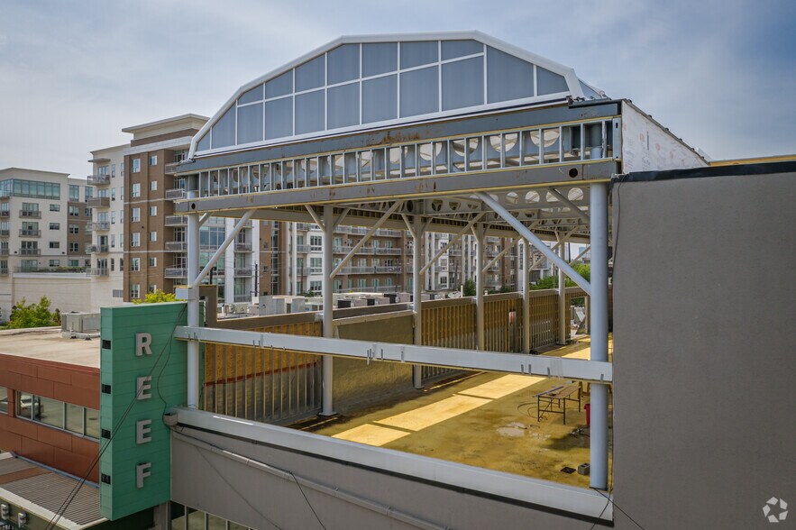 More Photos Of 2600 Travis St, Houston Freestanding For Lease