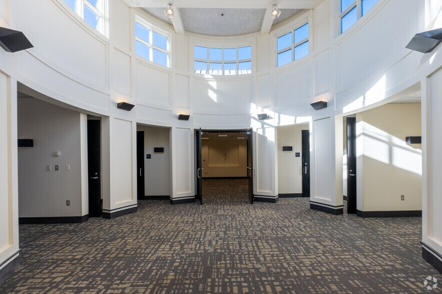 More Photos Of 71 Frankland Rd, Hopkinton Manufacturing For Lease