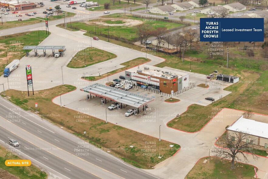 Primary Photo Of 1637 N Market St, Hearne Convenience Store For Sale
