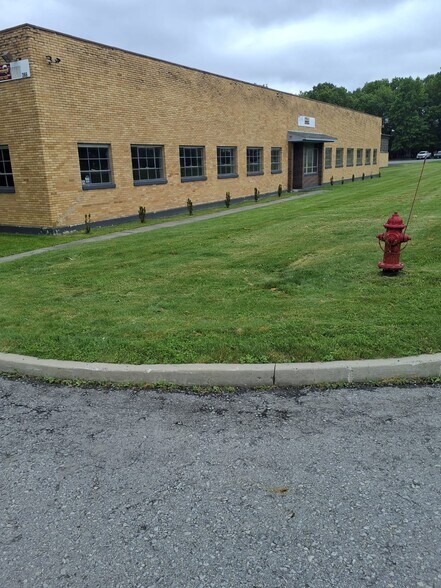 More Photos Of 368-392 Highland Ave Ext, Middletown Warehouse For Lease