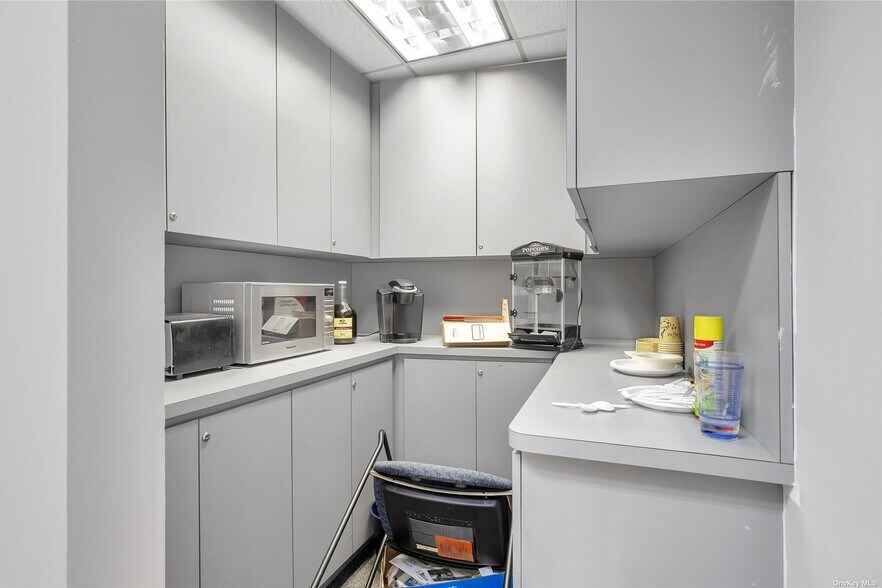 More Photos Of 83 Watermill Ln, Great Neck Office For Sale