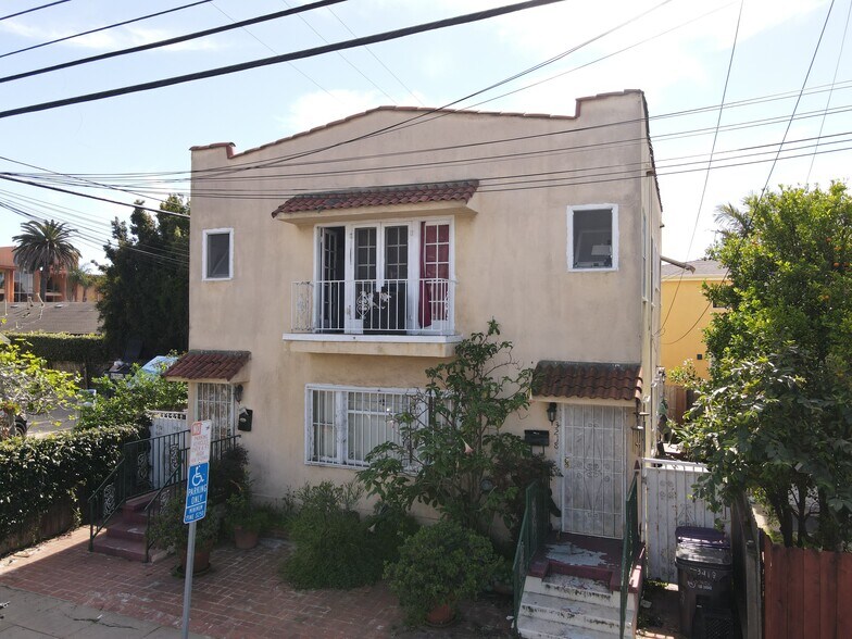 More Photos Of 3216 E 4th St, Long Beach Apartments For Sale