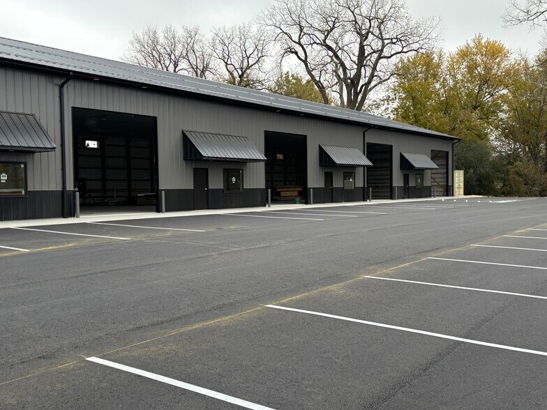 More Photos Of 3020 Prow NW Ln, Rochester Industrial For Lease