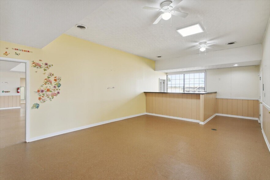 More Photos Of 1721 N King St, Hampton Daycare Center For Sale