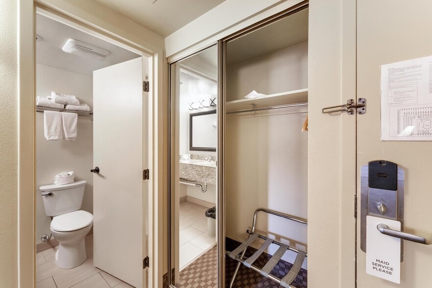 More Photos Of 1450 S Auto Mall Dr, St George Hotel For Sale