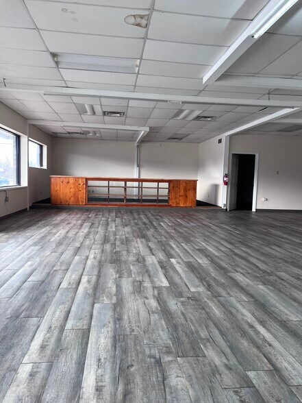 More Photos Of 209 River Dr, Irvine General Retail For Sale