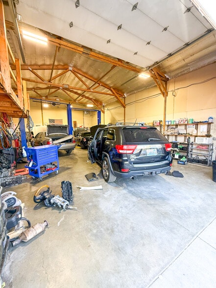 More Photos Of 1514 S 18th St, Yakima Auto Dealership For Sale