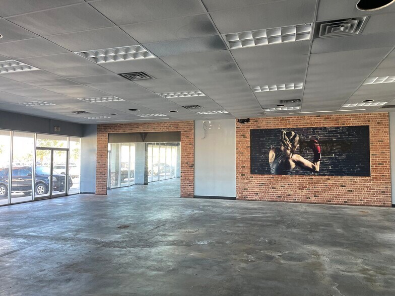 More Photos Of 5029 Veterans Memorial Blvd, Metairie Storefront Retail Office For Lease