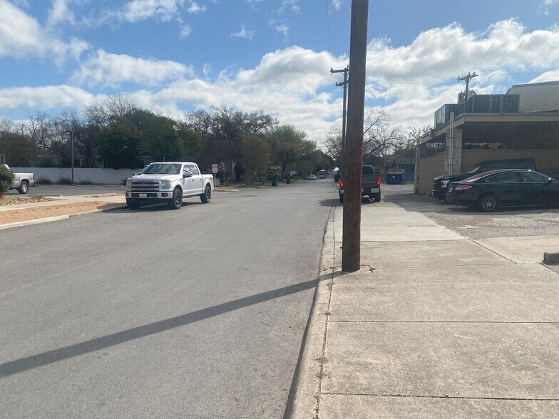 More Photos Of 3400 San Pedro, San Antonio Freestanding For Lease