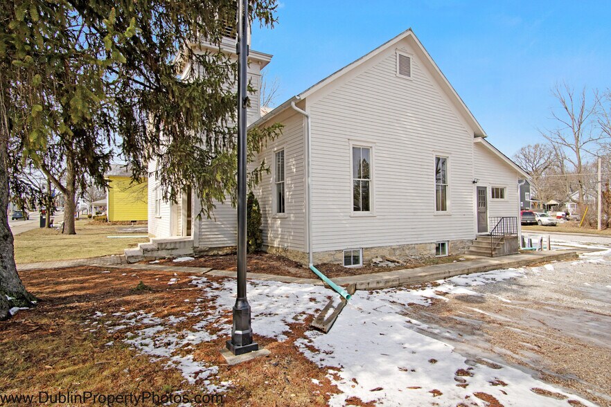 More Photos Of 50 W Olentangy St, Powell General Retail For Sale