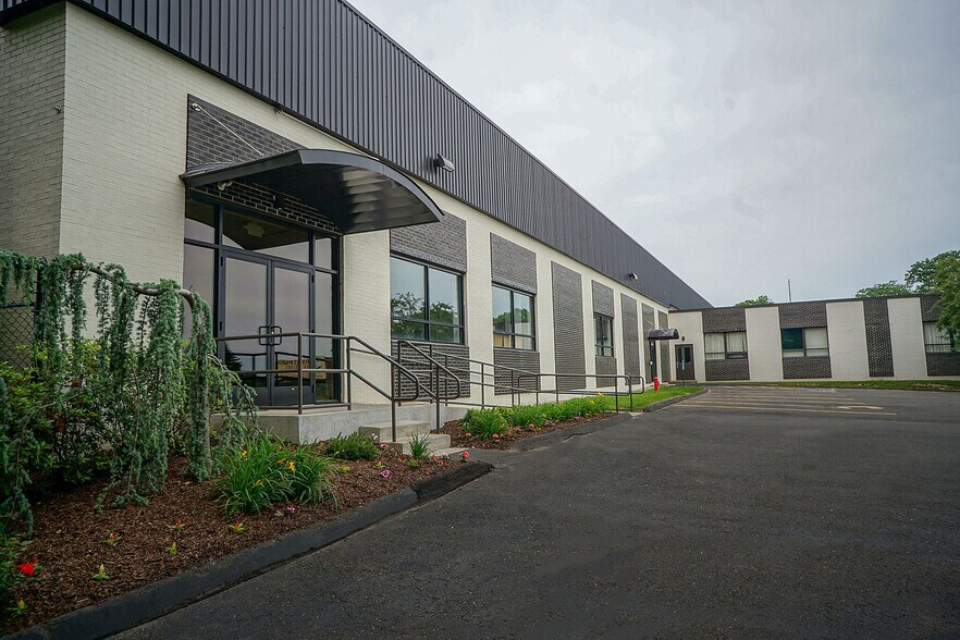 More Photos Of 562 Captain Neville Dr, Waterbury Manufacturing For Lease