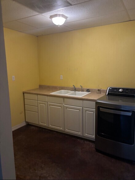 More Photos Of 2992 N Hwy 167, Catoosa Office For Sale