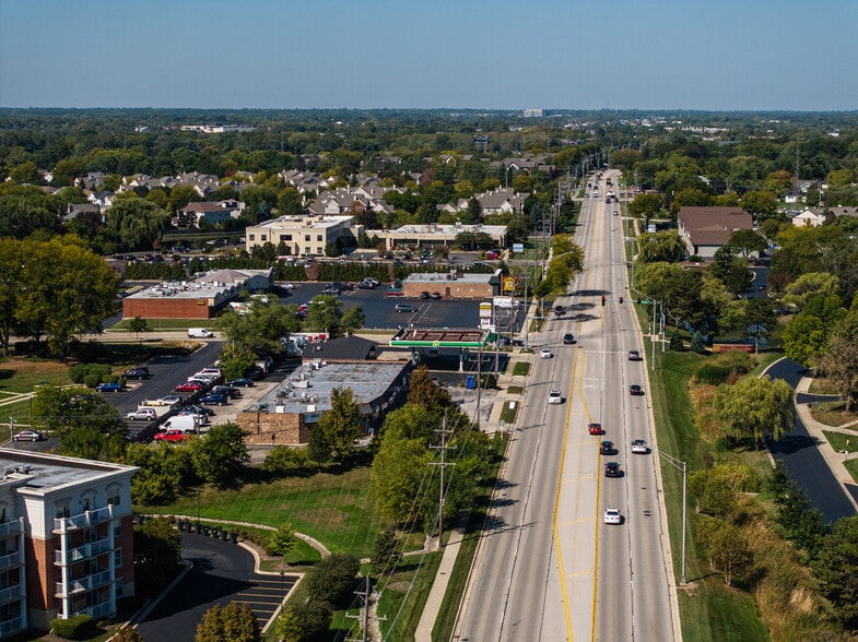 More Photos Of 805-813 W Rand Rd, Arlington Heights General Retail For Lease