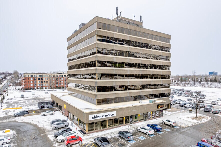 More Photos Of 1600A Boul Saint-Martin E, Laval Office Residential For Lease