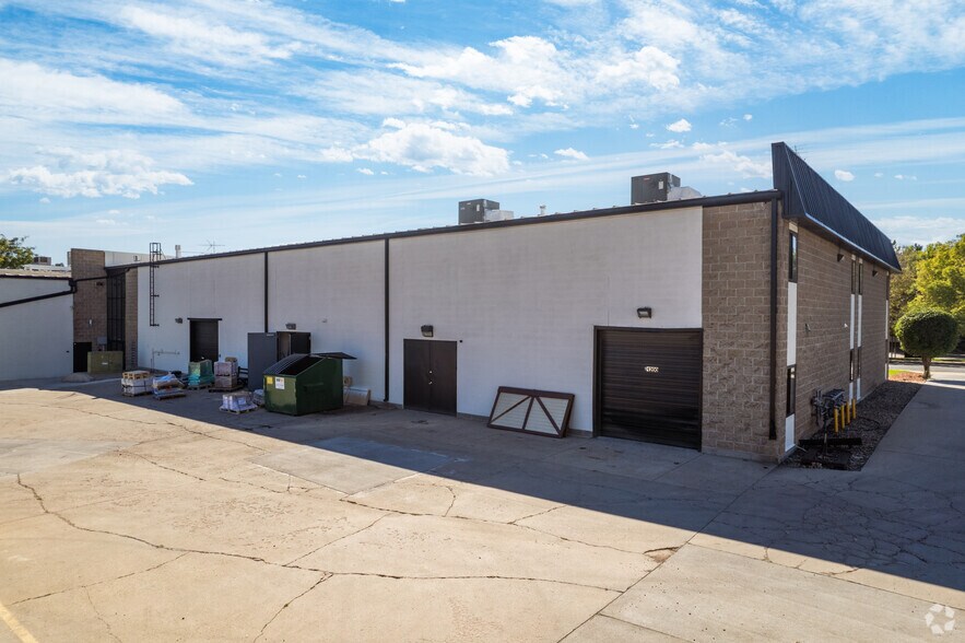 More Photos Of 2175 S Jasmine St, Denver Light Distribution For Lease
